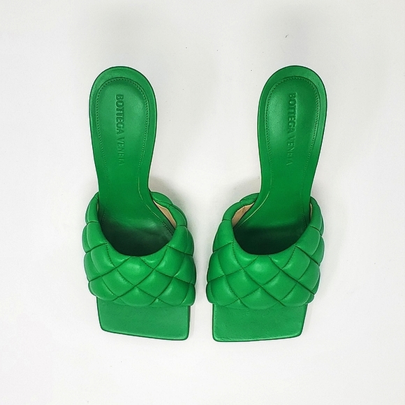 $1200 NWT Bottega Veneta Matelasse Padded Quilted Leather Mule Sandals Heels 37 - Picture 5 of 13